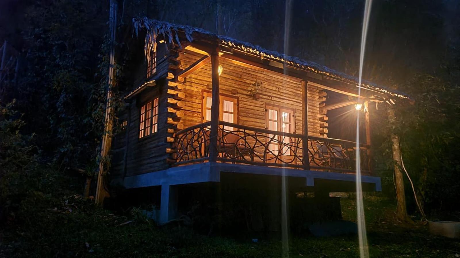 Aya Natural Udumbanshola Exterior photo
