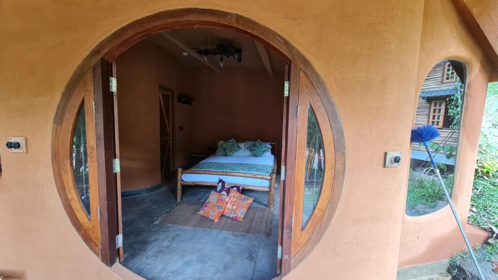 Aya Natural Udumbanshola Exterior photo