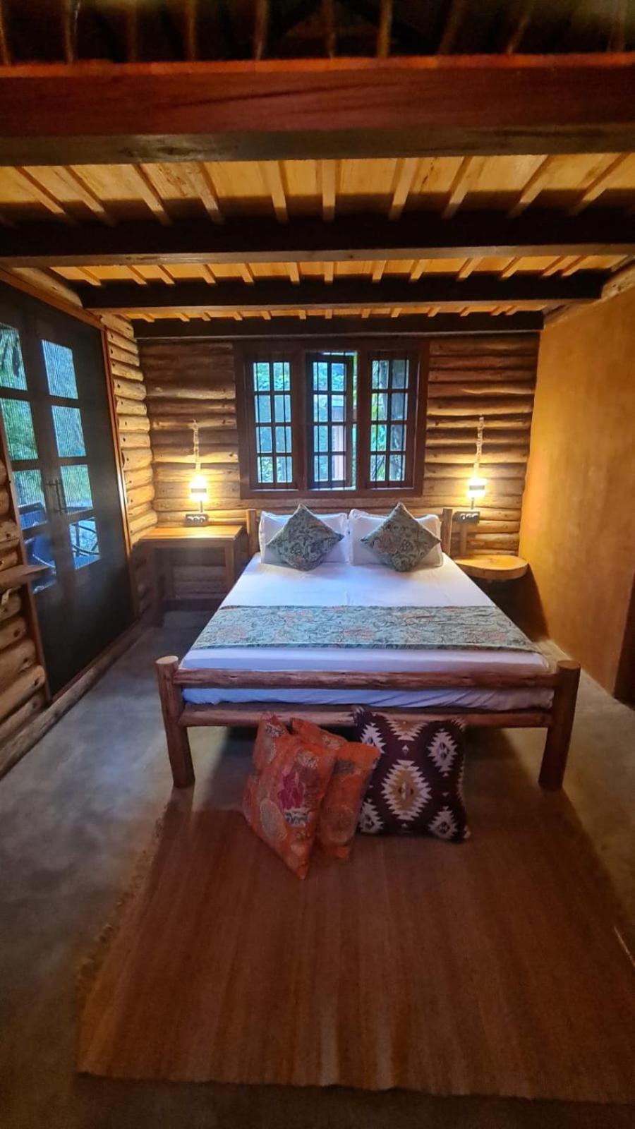 Aya Natural Udumbanshola Exterior photo
